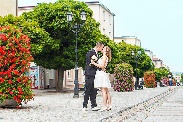 mini sesja poślubna w Łomży na ulicy długiej